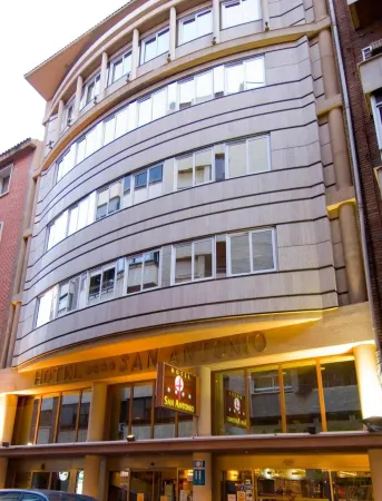 Hotel San Antonio Отели в г. Альбакете