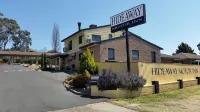 Hideaway Motor Inn Hotels near University of New England