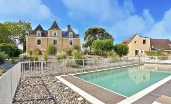 Hotel & Restaurant - le Manoir des Cedres - Piscine Chauffee et Climatisation