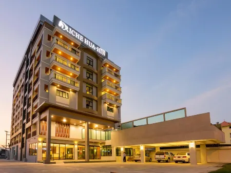 Riche Hua Hin Hotel Отели рядом с достопримечательностью «Hua Hin Clock Tower»