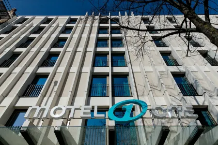 Motel One Aachen Отели рядом с достопримечательностью «Ахенский собор»