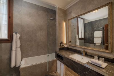 デラックス・ルーム グランド ホテル デイ ドージ ザ デェディカ アンソロジー オートグラフ コレクションの写真