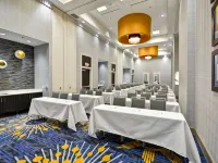 Homewood Suites Birmingham Downtown Near UAB Отели рядом с достопримечательностью «Научный Центр МакУэйн»