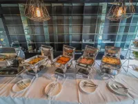 Forum Park Hotel Hotels near Yan Nawa