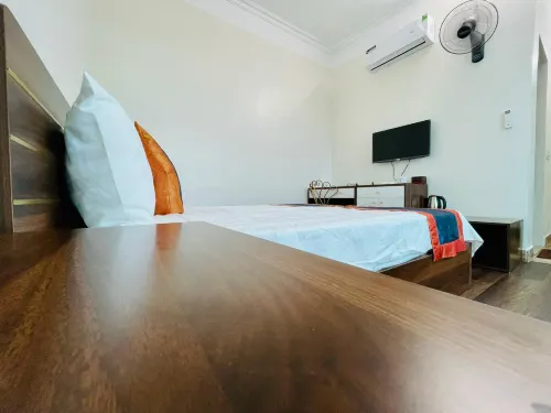 Khach San Cao Son Cam Pha Hôtels à : Cẩm Phả