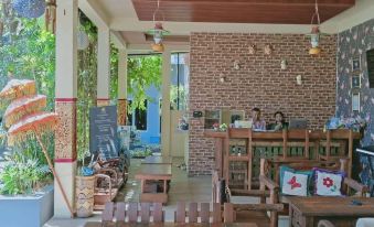 Clover Homestay