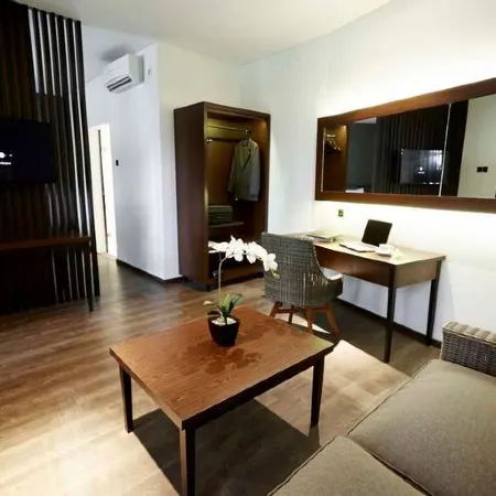 Amanuba Hotel & Resort Rancamaya