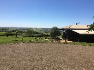 Hillview Cottages Hotels in Corndale