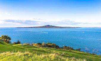 Emerald Inn on Takapuna Beach