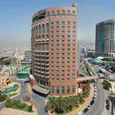 Hilton Beirut Habtoor Grand Hotel Exterior