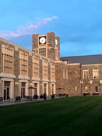 The Inn at Virginia Tech - on Campus Отели в г. 