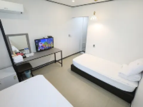 Casa Mini Hotel Hotels near Daereungwon