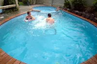 Lake Breeze Motel