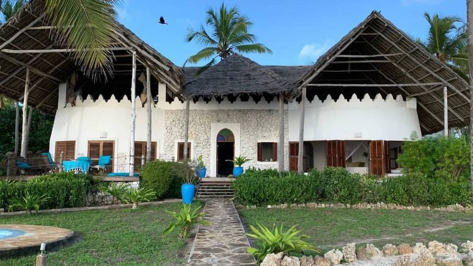 Beach House Michamvi