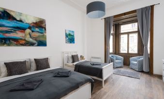 Gallery Apartment - Space & Comfort