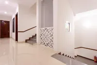 The Melbourne Hotel Hotels in Ninh Tiến