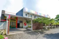 New Mira Hotel Hotels in Petompon