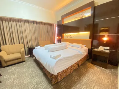 Lilianto Hotel Polewali Mitra RedDoorz Отели в г. 