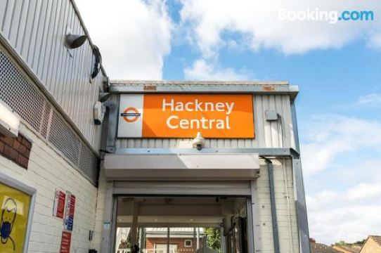 Contemporary 2Bd Flat with Balcony - Hackney Downs