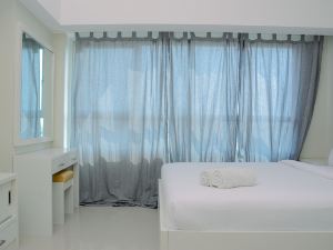 Studio Apartment at the Springlake View Summarecon with Mall View