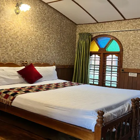 Indraprastham Houseboat