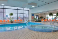 Howard Johnson Plaza by Wyndham by the Falls / Niagara Falls - Pools
