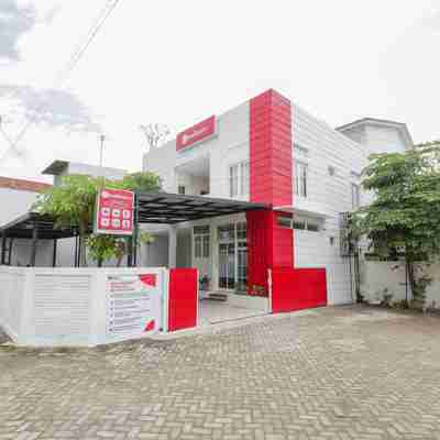 RedDoorz Syariah Near Gor Bung Karno Nganjuk Hotel Exterior