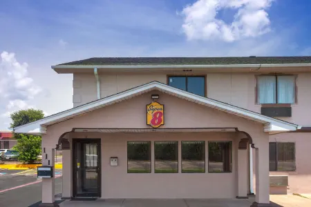 謝爾曼速8酒店