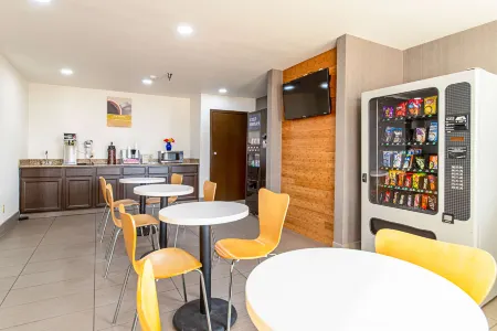 Motel 6 Lebanon, IN Отели в г. Boone County