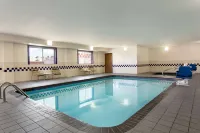 Baymont by Wyndham Salina - Pool