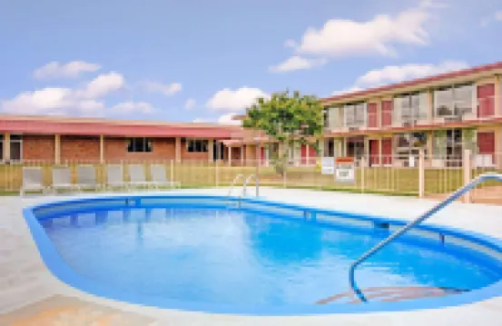 Super 8 by Wyndham Gaffney