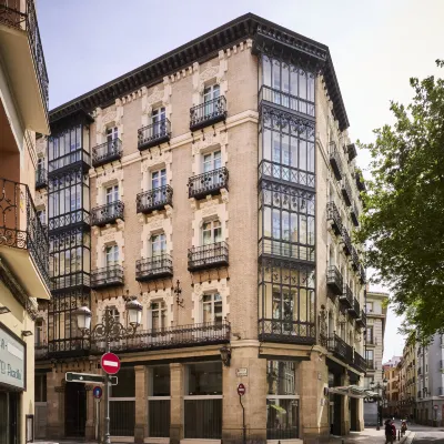 Catalonia El Pilar Hotels near Calle Alfonso