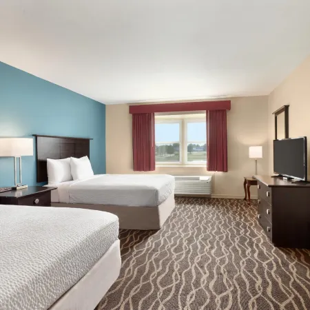 Days Inn & Suites by Wyndham Sikeston