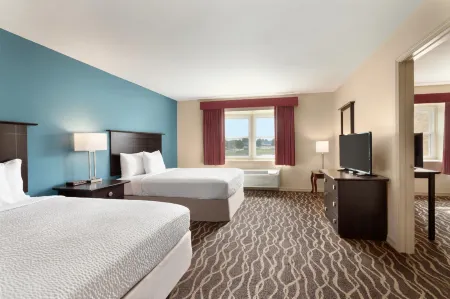 Days Inn & Suites by Wyndham Sikeston