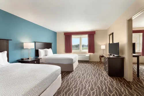 Days Inn & Suites by Wyndham Sikeston