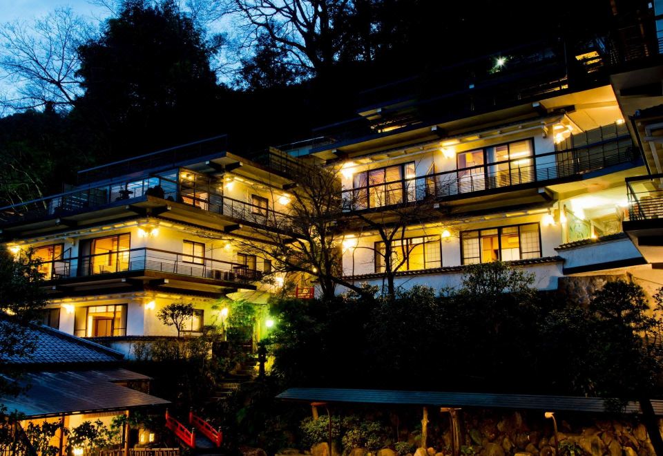 2. 하코네 유모토 ..