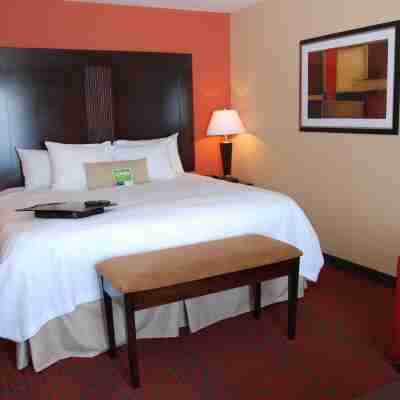 Hampton Inn & Suites Phenix City - Columbus Area Rooms