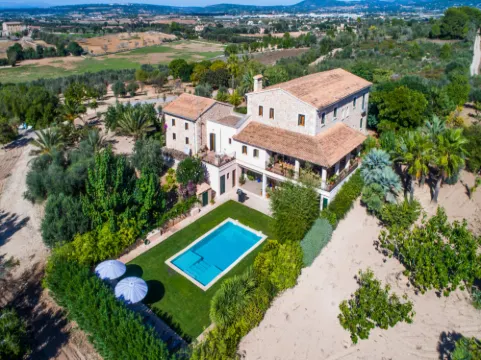 Can Corem de Son Moix - Luxurious 6-Bedroom Villa Just 10 Minutes from the Beach