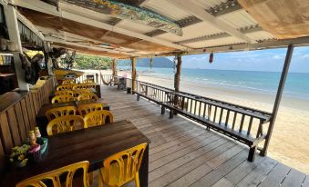 Beach Shack Chalet