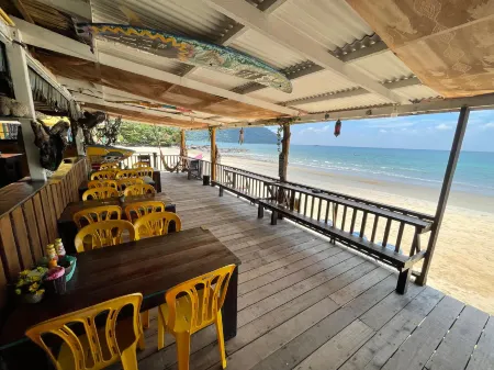 Beach Shack Chalet