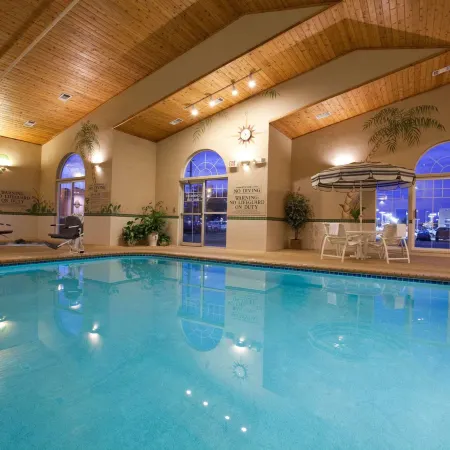 Country Inn & Suites by Radisson, Cedar Falls, IA
