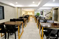 Golden Lotus Hotel Отели в г. Нячанг