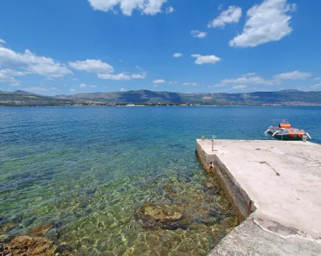 Mornar Hotels in Arbanija