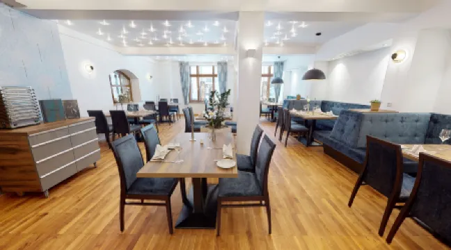 Ringhotel Schlossberg Отели в г. Заале-Орла