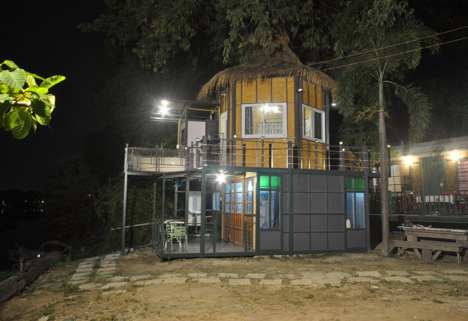 Ayutthaya Rive Camp and Yacht Charter