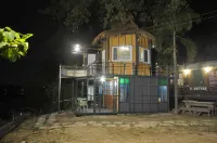 Ayutthaya Rive Camp and Yacht Charter Hotels in Samphao Lom