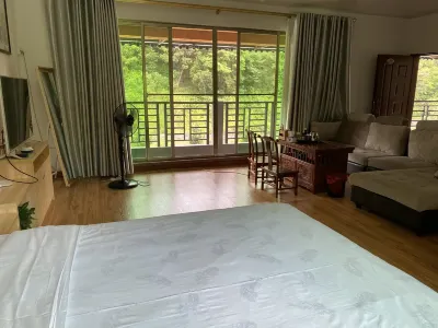 Luofu Mountain Lixin Plantation Apartment Отели рядом с достопримечательностью «Летающая крыша»
