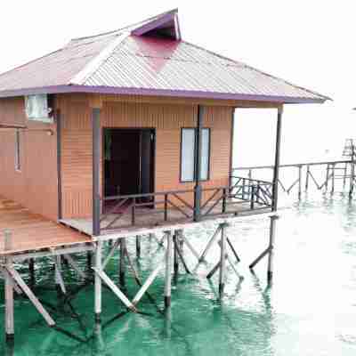 Derawan Fisheries Cottage Hotel Exterior