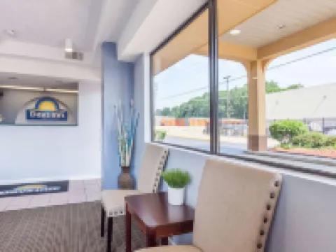 Days Inn by Wyndham Clinton Hotels in Clinton