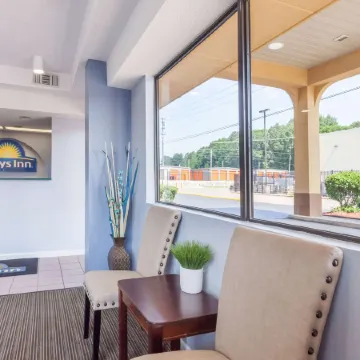 Days Inn by Wyndham Clinton